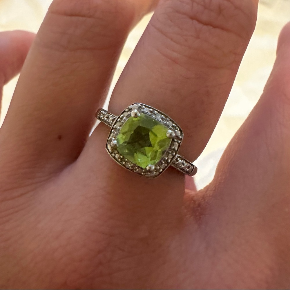 Birthstone (Peridot) Ring